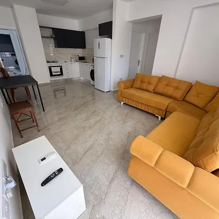 Modern Flat In F2 アパート *
