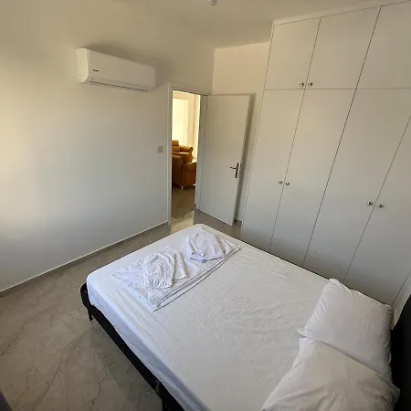Modern Flat In F2 ニコシア